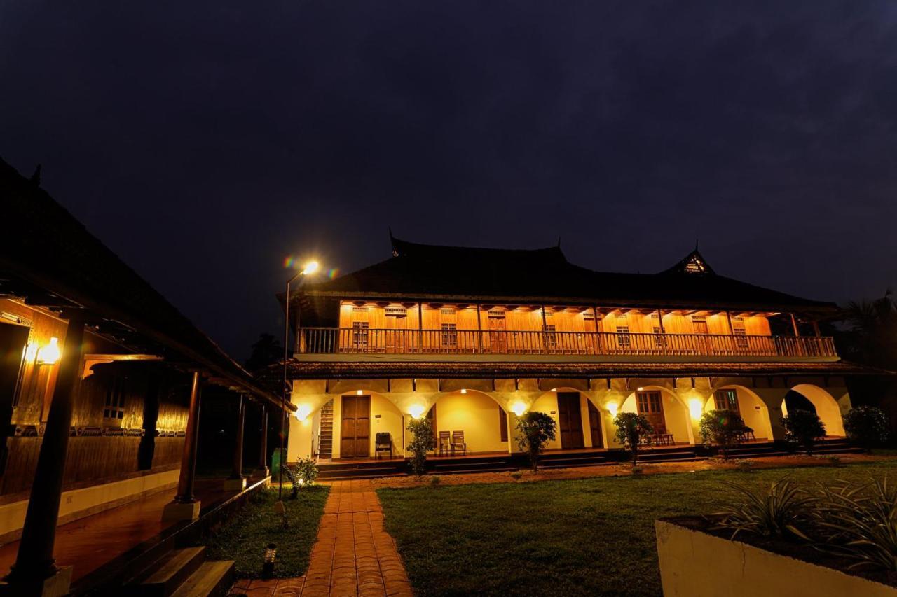 Kumarakom Heritage Resort Kottayam Ngoại thất bức ảnh