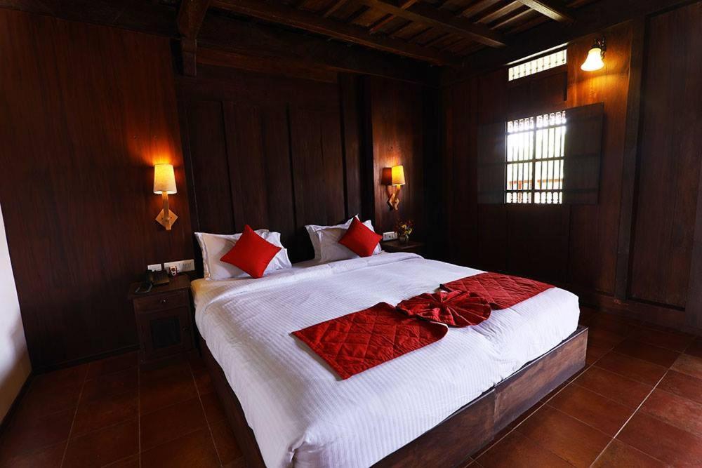 Kumarakom Heritage Resort Kottayam Ngoại thất bức ảnh